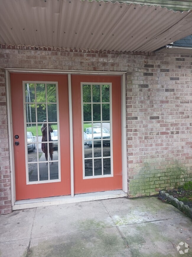 Building Photo - 713 Springfield Rd