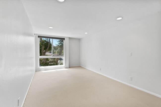 Building Photo - 1340 S Beverly Glen Blvd