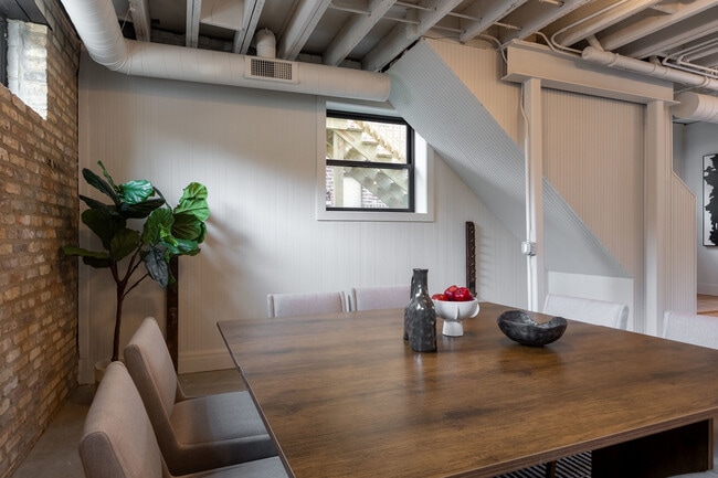 Building Photo - 2228 N Kedzie Blvd