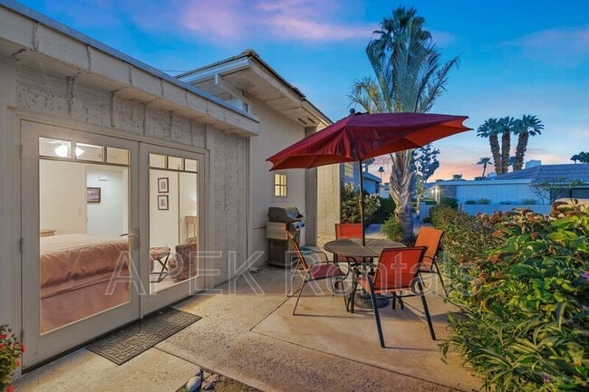 Primary Photo - 74939 Vía Lago