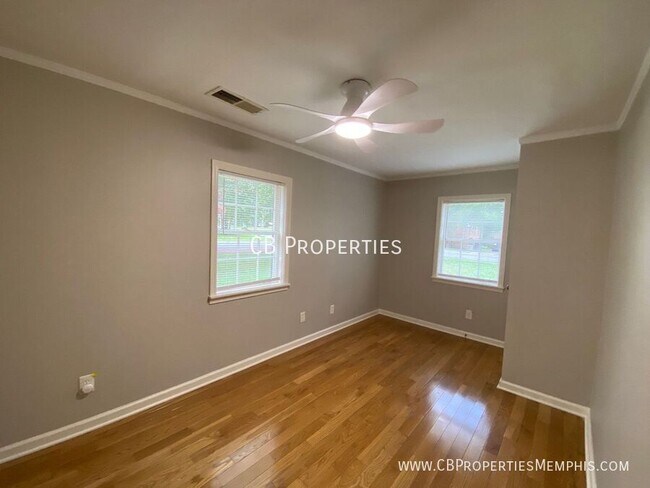 Building Photo - 907 Echles St