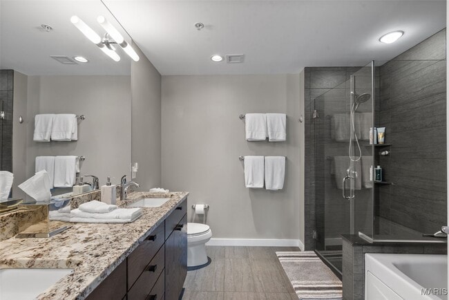 Building Photo - 4909 Laclede Ave