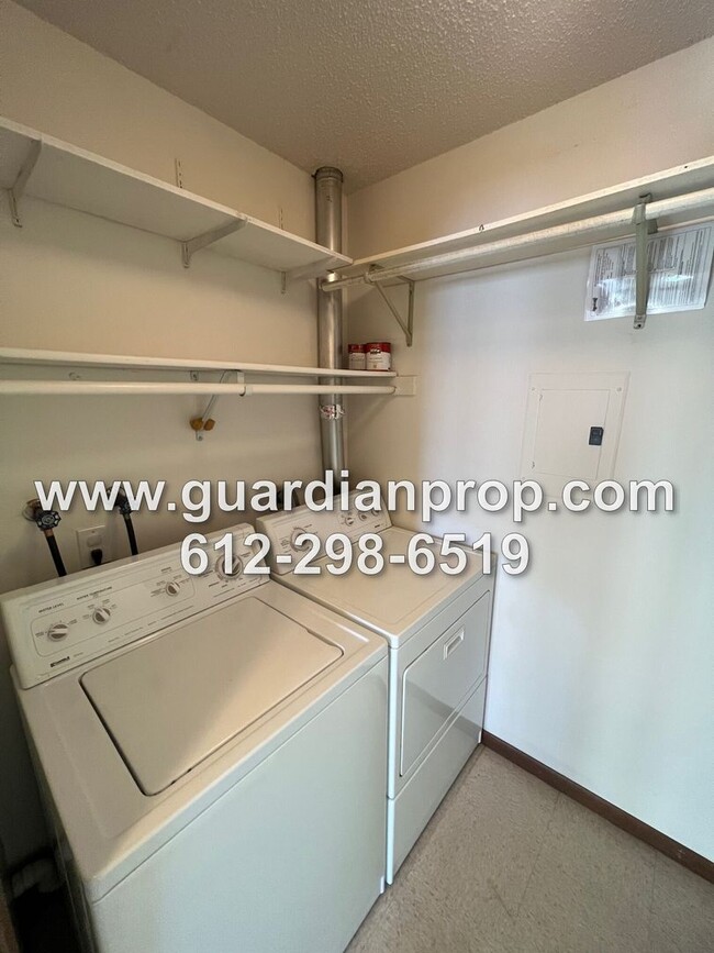 Building Photo - 2nd Floor Condo for September, Balcony, Fi...