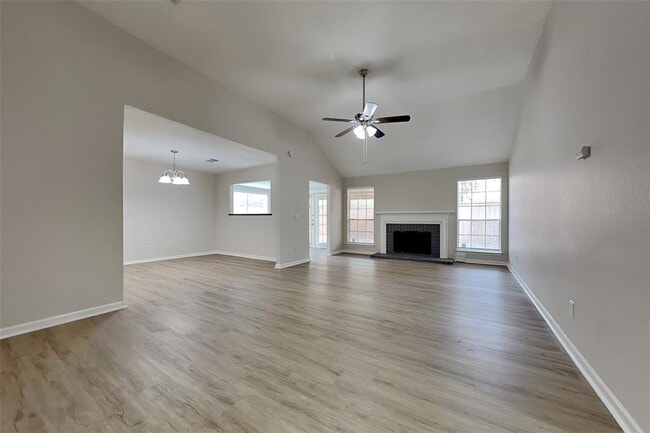 Building Photo - 4010 Spring Meadow Dr