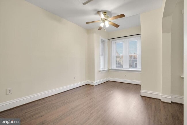 Building Photo - 616 11th St NE