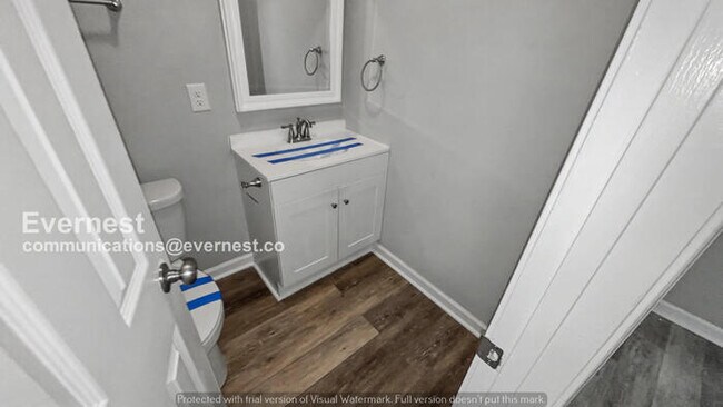 Building Photo - 3 Bed, 2 Bath Home with Off-Street Parking / Pet-Friendly / Vouchers Accepted / Available Now!