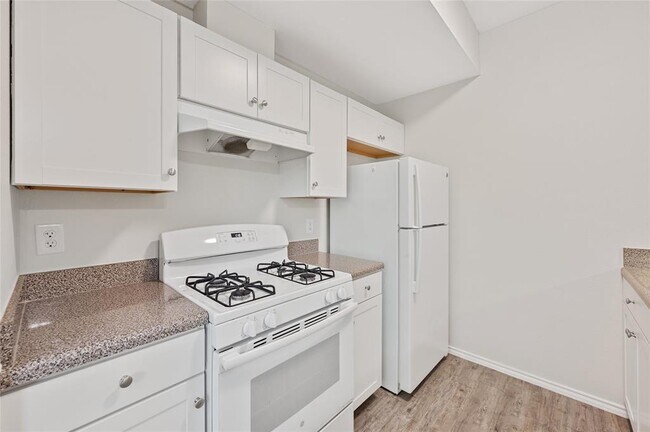 Building Photo - 3839 Dry Creek Dr
