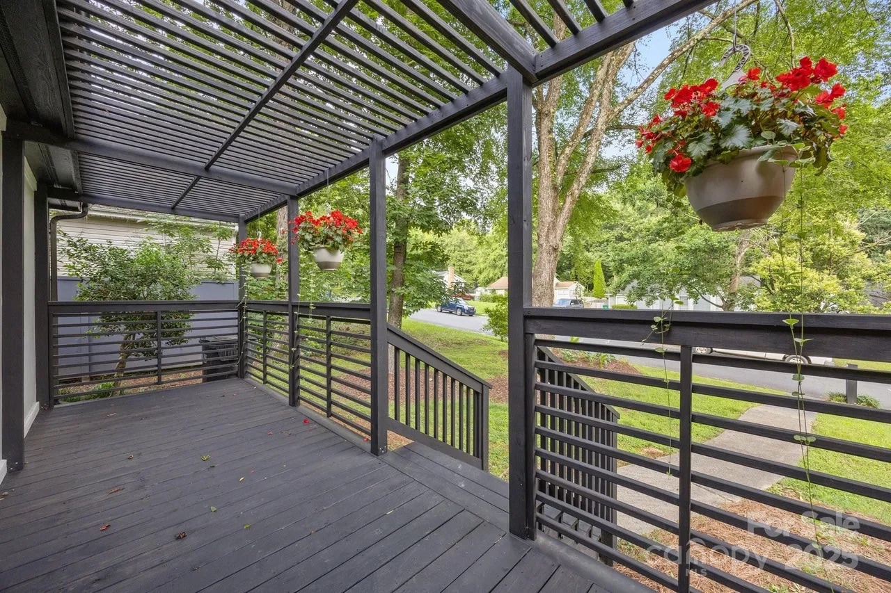 Building Photo - Room in House on Piney Path Rd