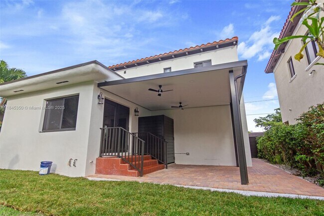 Building Photo - 1134 SW 12th Ct