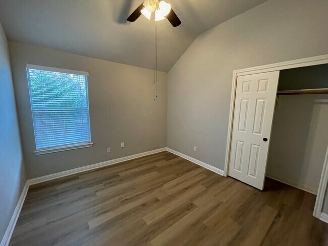 Building Photo - 10025 Mount Rainier Dr