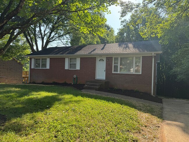 Primary Photo - **Price Reduced with Lawncare included!