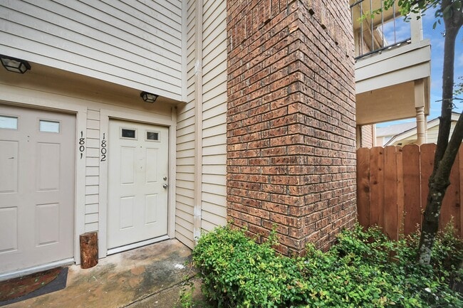 Building Photo - 3600 Jeanetta St