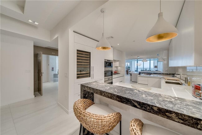 Building Photo - 2200 N Ocean Blvd