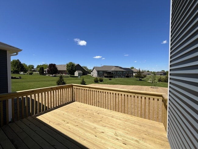 Building Photo - 970 Meadow Ln