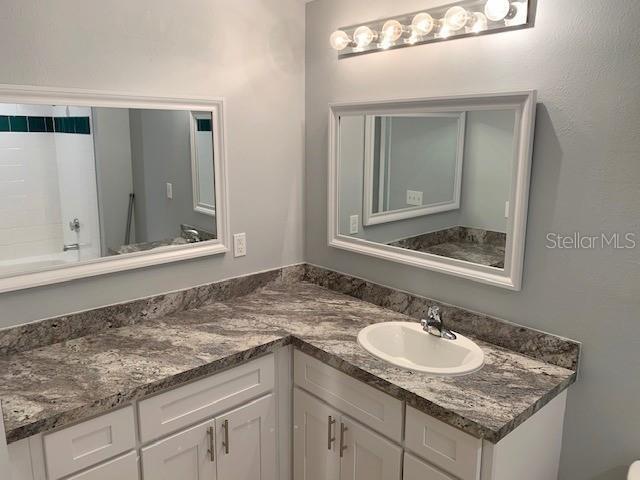 Building Photo - 5110 Bay Club Cir