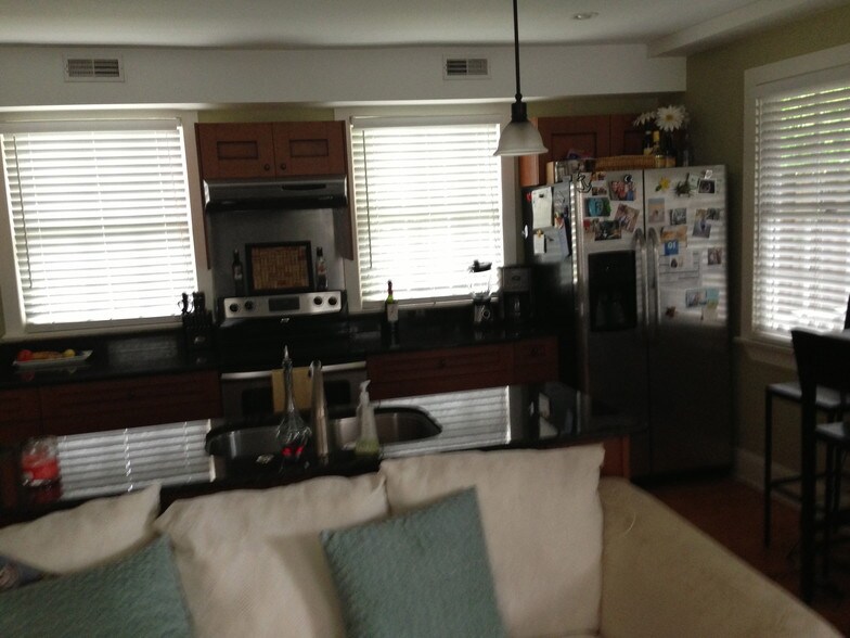 Building Photo - 17 Hampden Ct