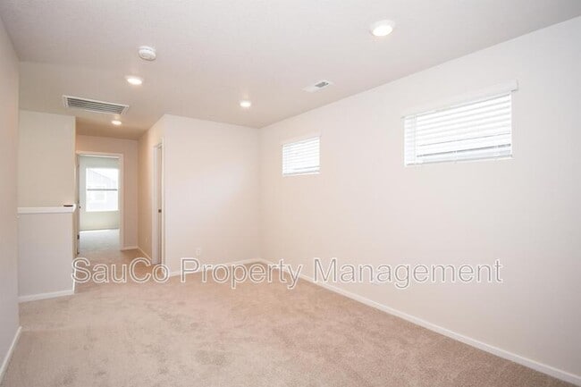 Building Photo - 2269 Livesay Ln