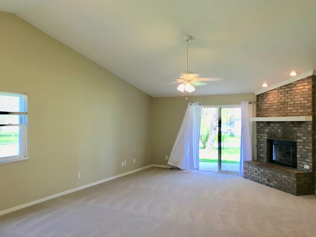 Building Photo - Charming 3 Bedroom, 2 Bathroom Home in Perry Township!