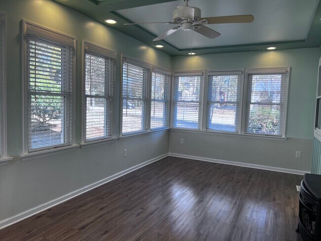 Building Photo - 7400 Barberry Ct