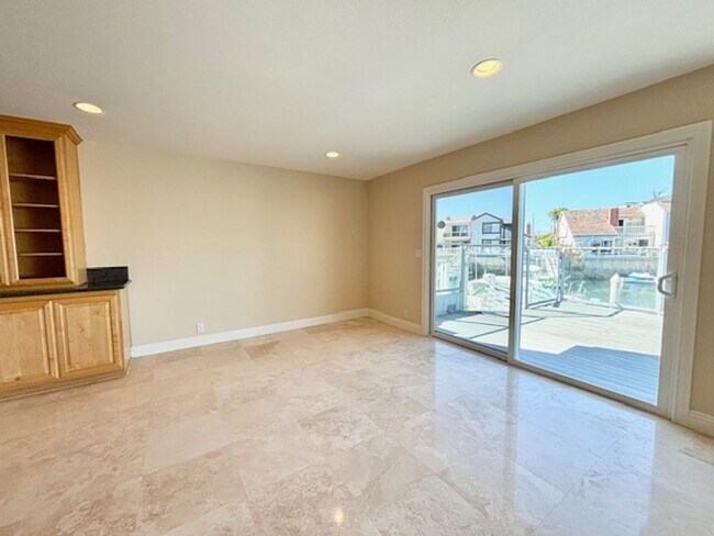Building Photo - 2204 Kingsbridge Ln
