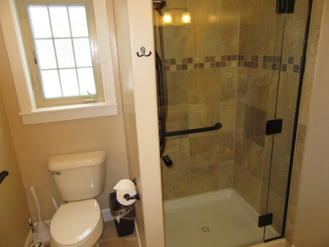 Building Photo - 45 Great Northern Dr