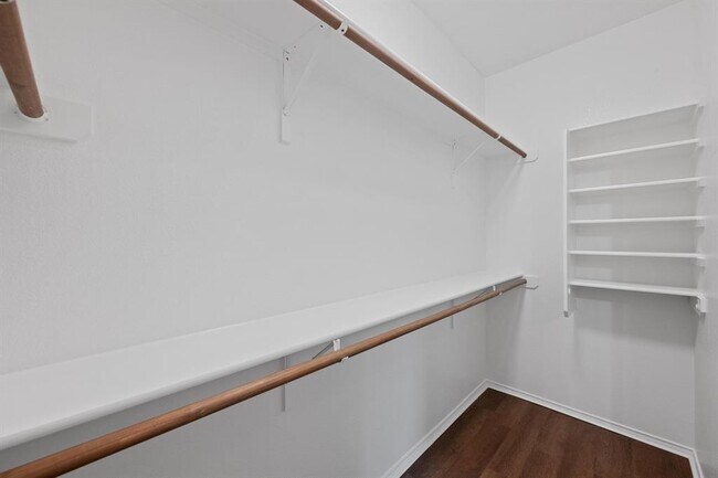 Building Photo - 8943 W Hove Loop