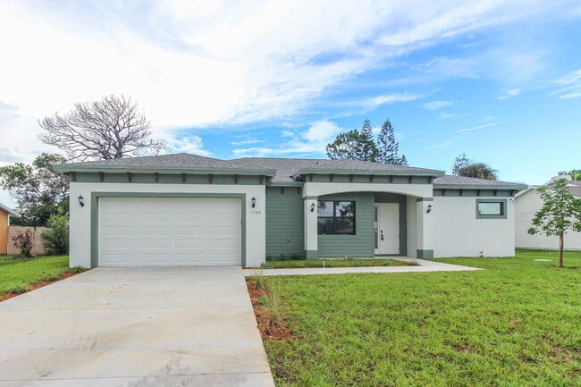 Building Photo - 1143 SW Estaugh Ave