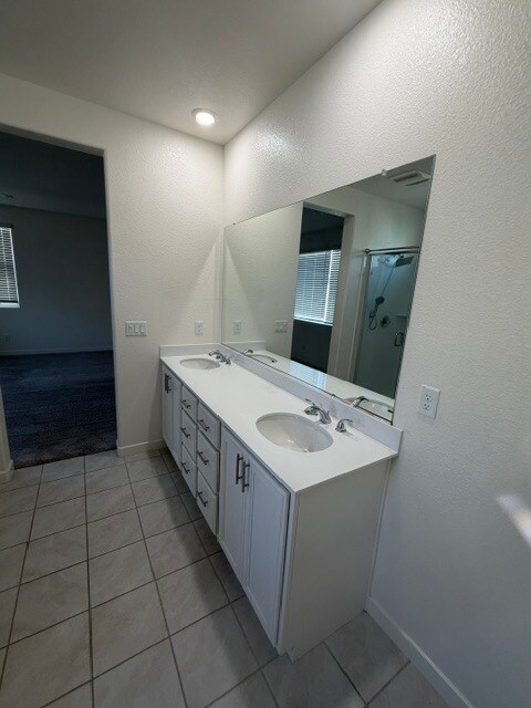 Building Photo - Gorgeous Lathrop 4 Bedroom 3 Bathroom plus a loft area home