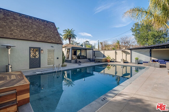 Building Photo - 4930 Strohm Ave