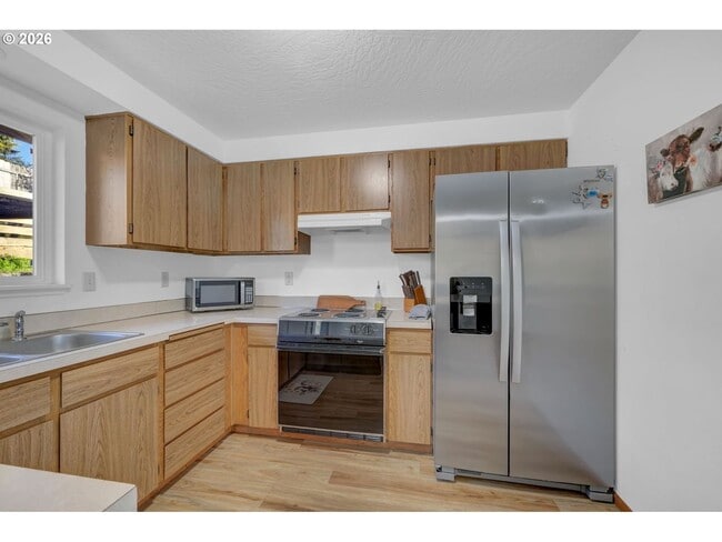Building Photo - 3 Bed/ 1 Bath Home with RV Parking