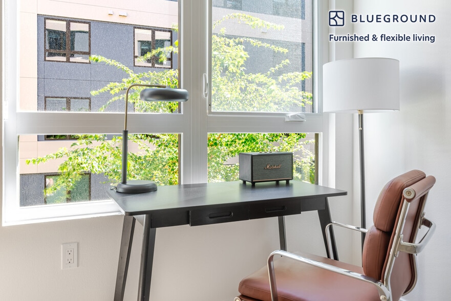 Building Photo - 350 Chastain Pl