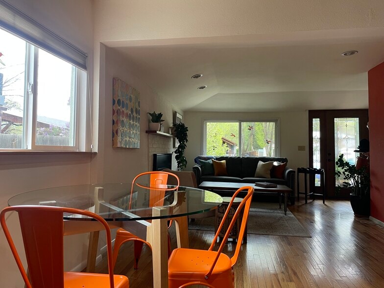Living Room - 2905 E 5th Ave
