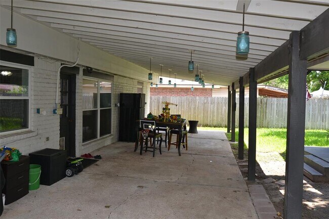 Building Photo - 10530 Permian Dr