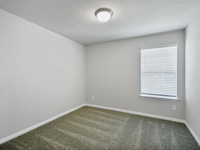 Building Photo - 115 Cona Wy