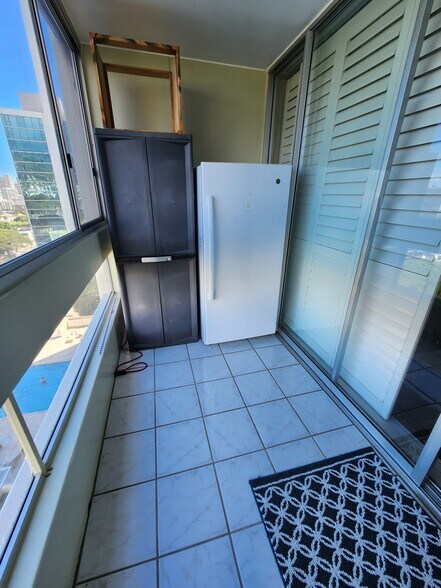 Building Photo - 1212 Punahou St