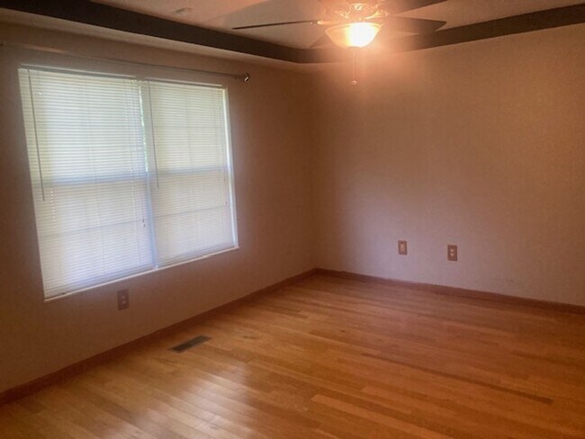 Building Photo - 342 Westline Ct