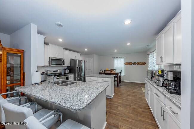 Building Photo - 410 Ginger Dr