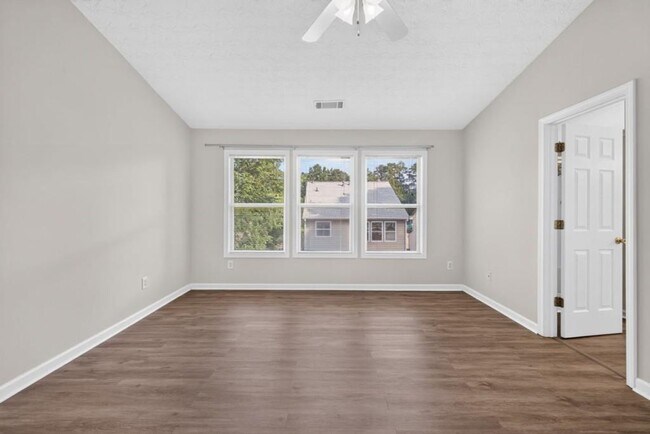 Building Photo - 4379 Annlette Dr NW