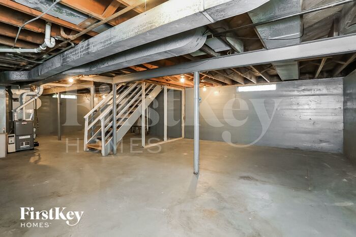 Building Photo - 610 N Martin Ave