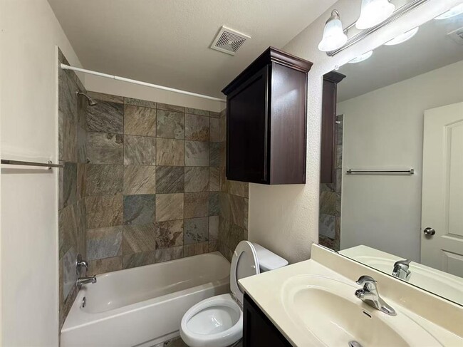 Building Photo - 1604 Colorado Bend Dr