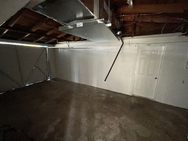 Building Photo - 2/1/1 New Port Richey