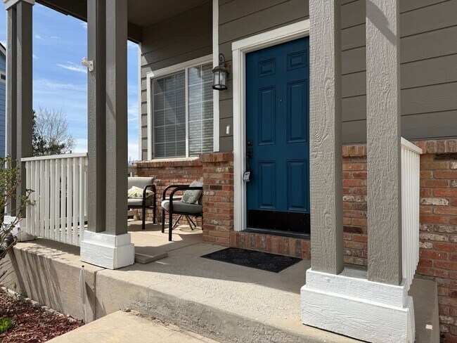 Building Photo - Beautiful 3 Bed / 3 Bath Home in Desirable D49!