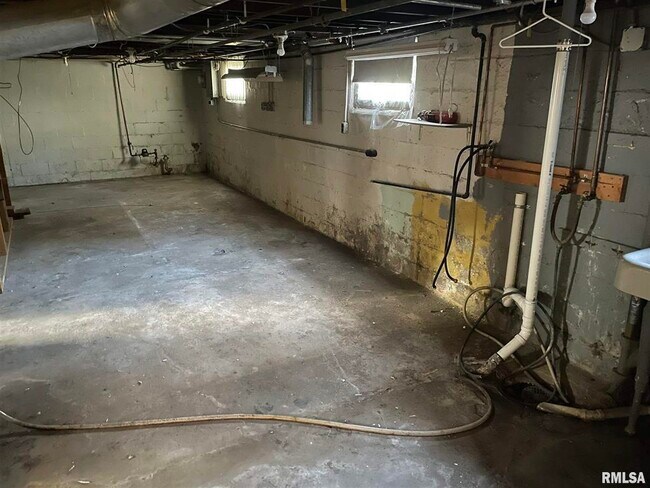 Building Photo - 2139 30th St