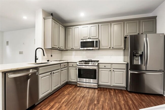 Building Photo - 3406 Menchaca Rd