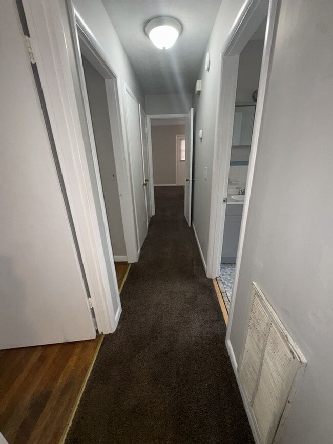 Building Photo - 1117 Steve Mar Dr