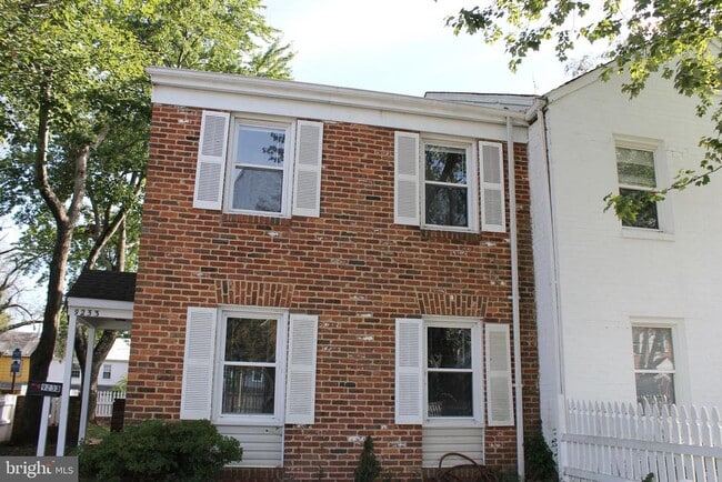 Building Photo - 9233 Byrd Dr