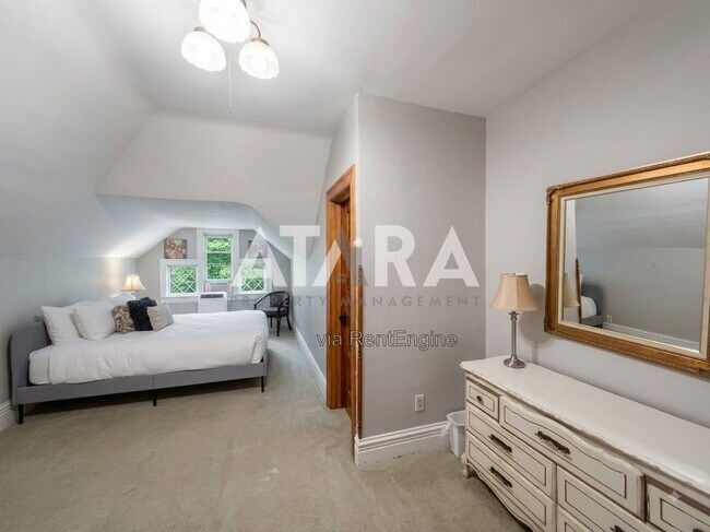 Building Photo - 226 W 300 N