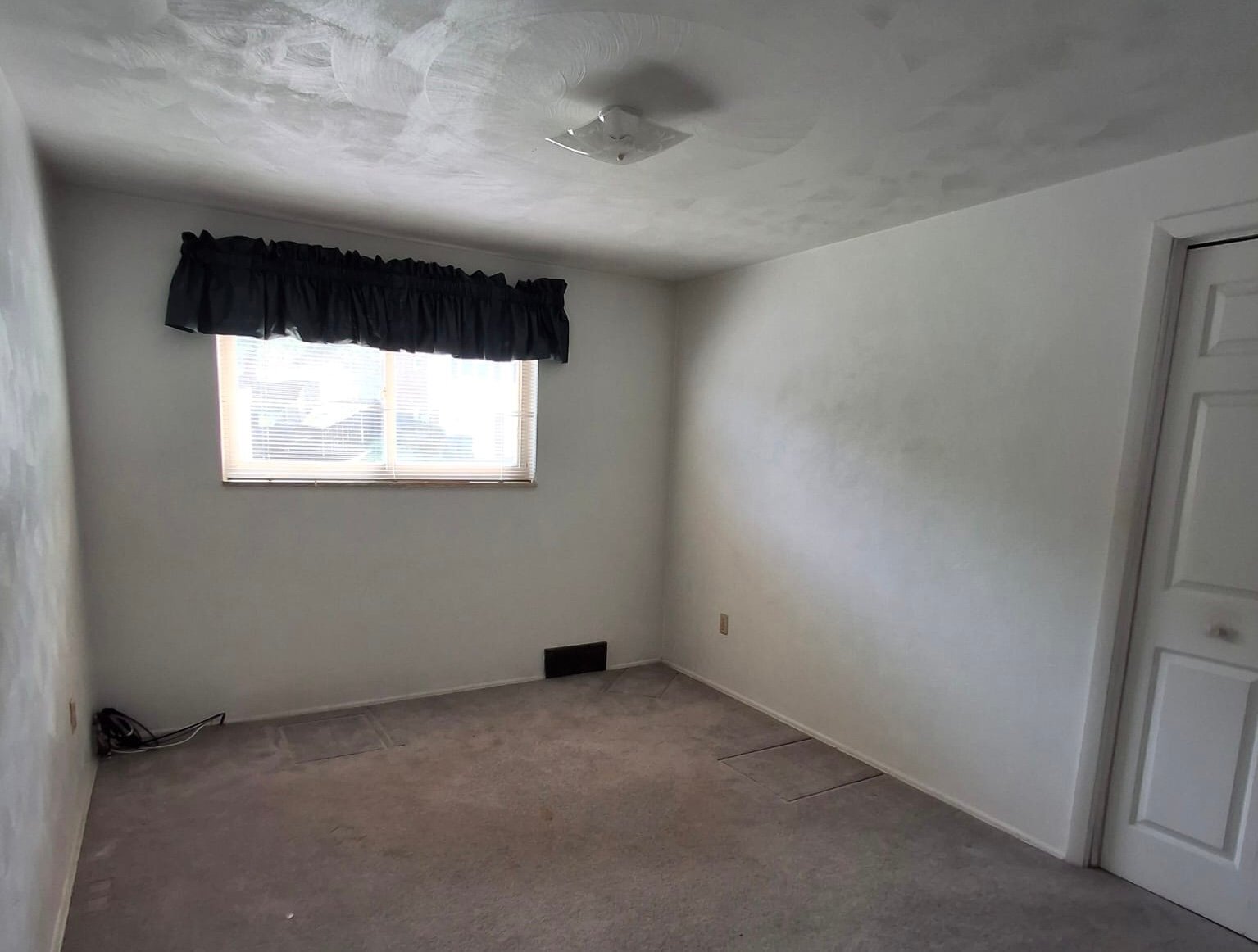 Building Photo - 62 Dundalk Dr