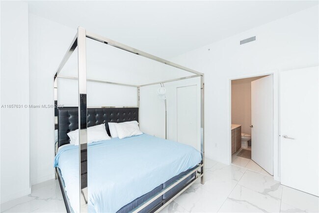 Building Photo - 1300 S Miami Ave