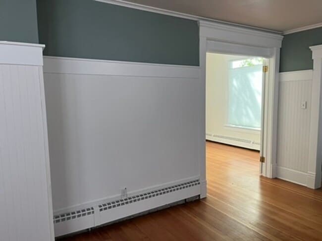 Building Photo - 3 Bed 1 Bath Single Family Home Close to H...